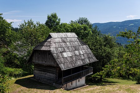 Beskovnikova_kasca_6484-Miha Matavz.jpg